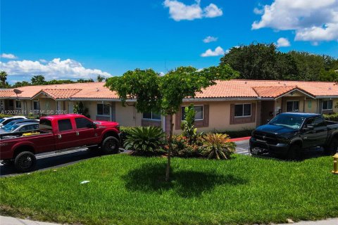 Propiedad comercial en venta en Coral Springs, Florida № 2154087 - foto 6
