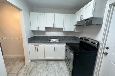 Propiedad comercial en venta en Coral Springs, Florida № 2154087 - foto 11