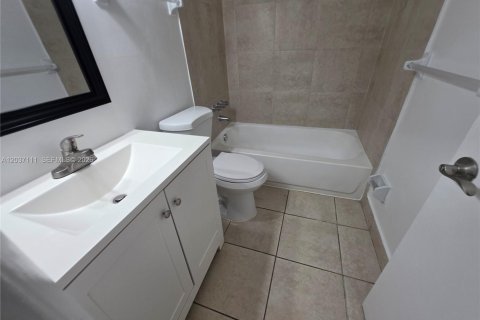 Propiedad comercial en venta en Coral Springs, Florida № 2154087 - foto 14