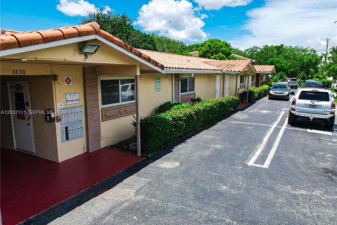 Propiedad comercial en venta en Coral Springs, Florida № 2154087 - foto 5