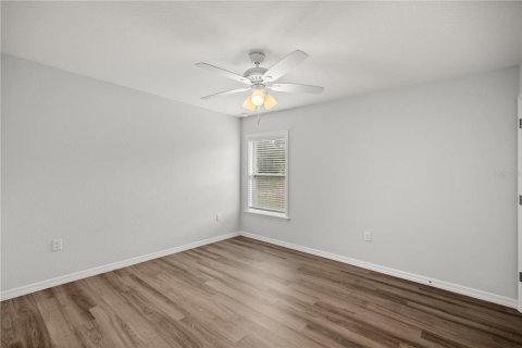 House in Ocklawaha, Florida 3 bedrooms, 128.21 sq.m. № 1548098 - photo 13