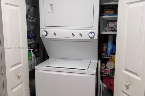 Condominio en venta en Doral, Florida, 1 dormitorio, 75.25 m2 № 2029089 - foto 6