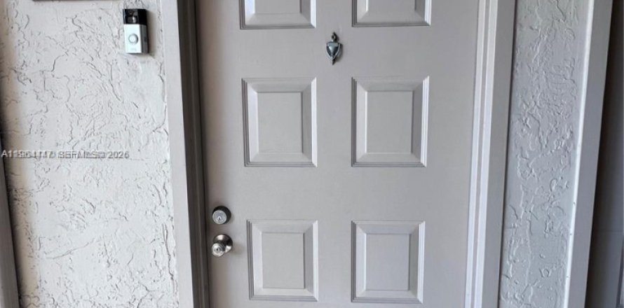 Condominio en Doral, Florida, 1 dormitorio № 2029089