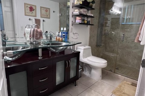 Condominio en venta en Doral, Florida, 1 dormitorio, 75.25 m2 № 2029089 - foto 4