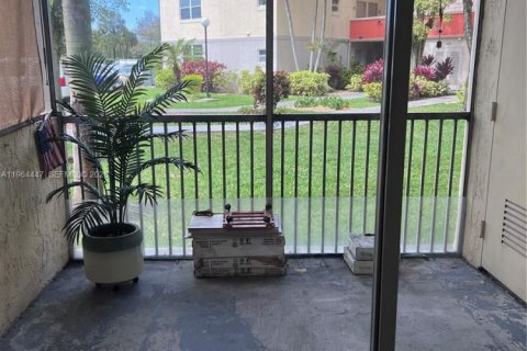 Condominio en venta en Doral, Florida, 1 dormitorio, 75.25 m2 № 2029089 - foto 7