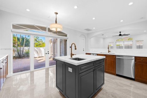 Villa ou maison à vendre à Fort Lauderdale, Floride: 4 chambres, 333.7 m2 № 2033467 - photo 10