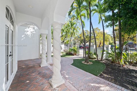 Villa ou maison à vendre à Fort Lauderdale, Floride: 4 chambres, 333.7 m2 № 2033467 - photo 4