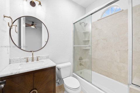 Villa ou maison à vendre à Fort Lauderdale, Floride: 4 chambres, 333.7 m2 № 2033467 - photo 28
