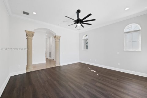 Villa ou maison à vendre à Fort Lauderdale, Floride: 4 chambres, 333.7 m2 № 2033467 - photo 23