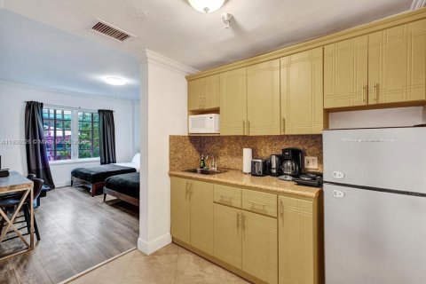 Condominio en venta en Miami Beach, Florida, 32.52 m2 № 1861722 - foto 5