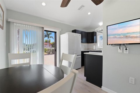 House in Port Charlotte, Florida 1 bedroom, 39.48 sq.m. № 2166588 - photo 11