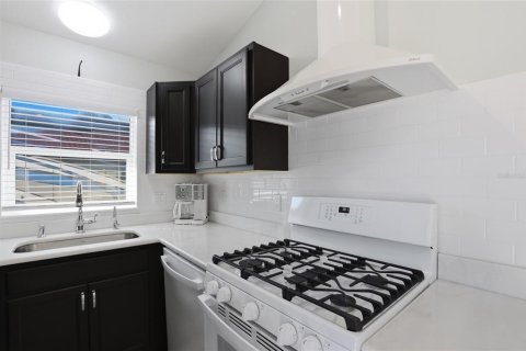 House in Port Charlotte, Florida 1 bedroom, 39.48 sq.m. № 2166588 - photo 14