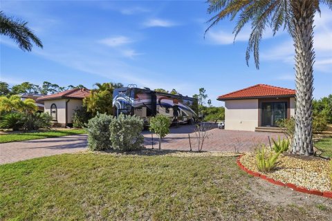 House in Port Charlotte, Florida 1 bedroom, 39.48 sq.m. № 2166588 - photo 5