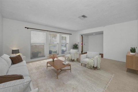 House in Dunedin, Florida 4 bedrooms, 192.87 sq.m. № 1909768 - photo 8