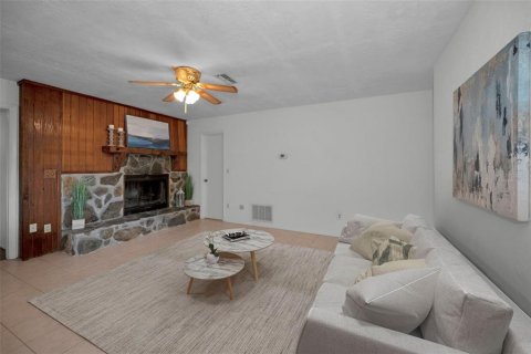 House in Dunedin, Florida 4 bedrooms, 192.87 sq.m. № 1909768 - photo 25