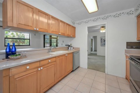 House in Dunedin, Florida 4 bedrooms, 192.87 sq.m. № 1909768 - photo 17