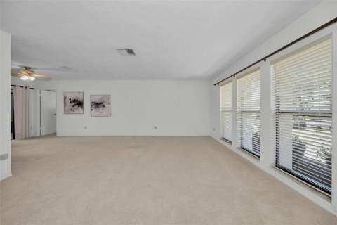 House in Dunedin, Florida 4 bedrooms, 192.87 sq.m. № 1909768 - photo 9