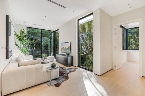 Купить виллу или дом в Майами, Флорида 7 спален, 547.47м2, № 1939822 - фото 15