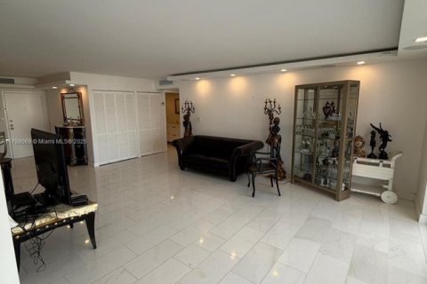 Снять в аренду кондоминиум в Санни-Айлс-Бич, Флорида 2 спальни, 170.94м2, № 2035867 - фото 9