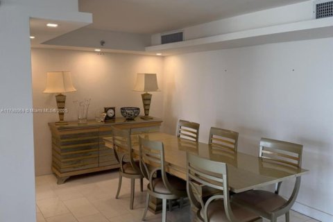 Снять в аренду кондоминиум в Санни-Айлс-Бич, Флорида 2 спальни, 170.94м2, № 2035867 - фото 5