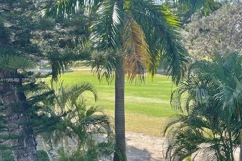 Touwnhouse à vendre à Aventura, Floride: 3 chambres, 188.78 m2 № 2010559 - photo 4