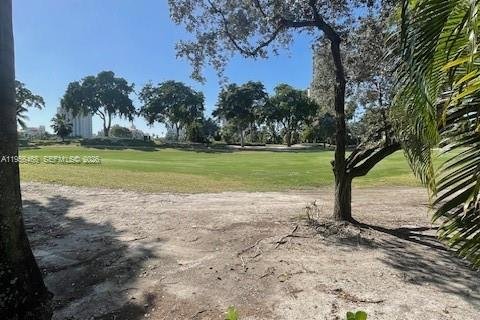 Touwnhouse à vendre à Aventura, Floride: 3 chambres, 188.78 m2 № 2010559 - photo 20