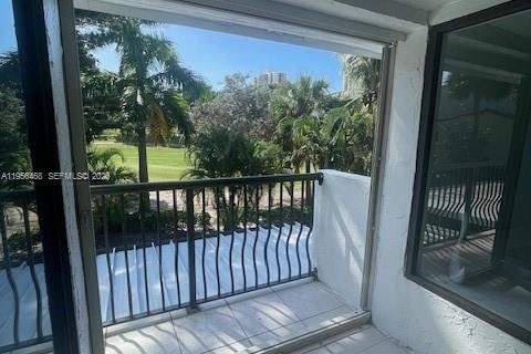 Touwnhouse à vendre à Aventura, Floride: 3 chambres, 188.78 m2 № 2010559 - photo 6