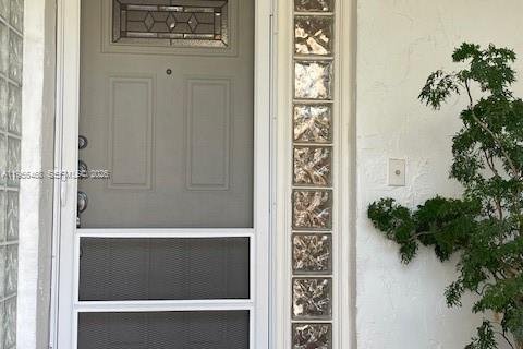 Touwnhouse à vendre à Aventura, Floride: 3 chambres, 188.78 m2 № 2010559 - photo 2