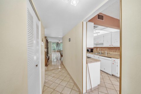 Copropriété à louer à Lauderdale Lakes, Floride: 2 chambres, 89.19 m2 № 2261896 - photo 5