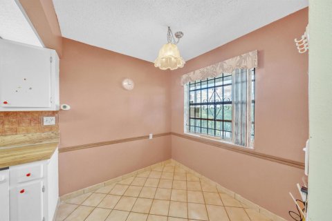 Copropriété à louer à Lauderdale Lakes, Floride: 2 chambres, 89.19 m2 № 2261896 - photo 6