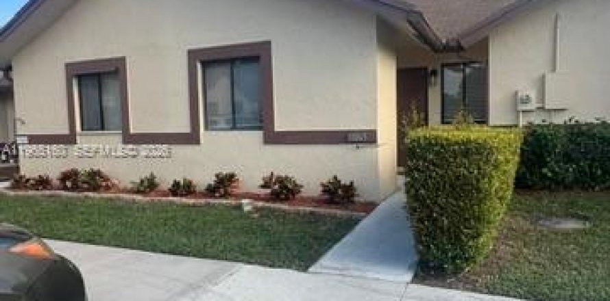 Touwnhouse à Sunrise, Floride 3 chambres, 123.56 m2 № 2026484