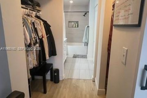 Touwnhouse à louer à Sunrise, Floride: 3 chambres, 123.56 m2 № 2026484 - photo 18