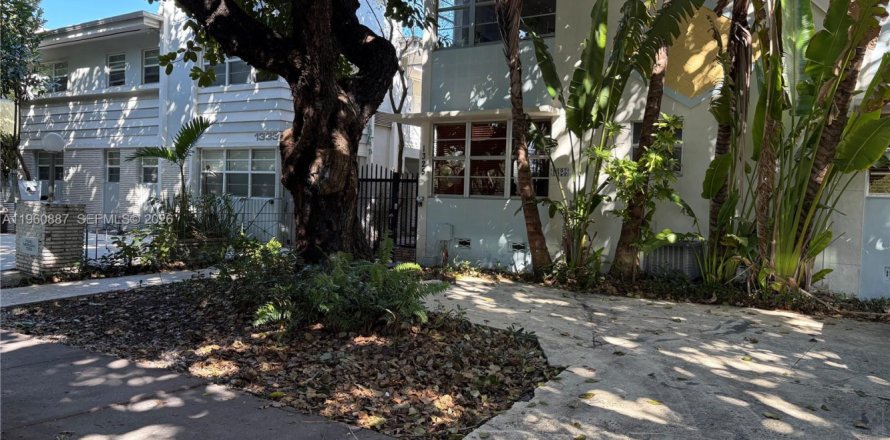 Studio à Condo à Miami Beach, Floride  № 2025827