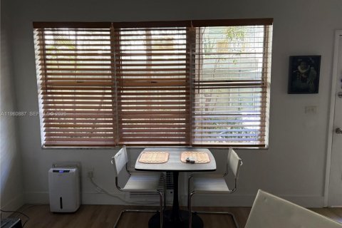 Copropriété à louer à Miami Beach, Floride: 49.24 m2 № 2025827 - photo 6