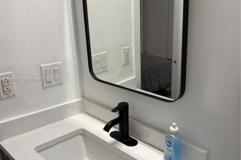 Copropriété à louer à Miami Beach, Floride: 49.24 m2 № 2025827 - photo 15