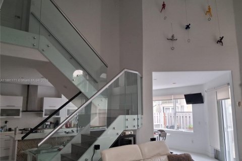 Townhouse in Doral, Florida 3 bedrooms, 211.45 sq.m. № 1924811 - photo 14