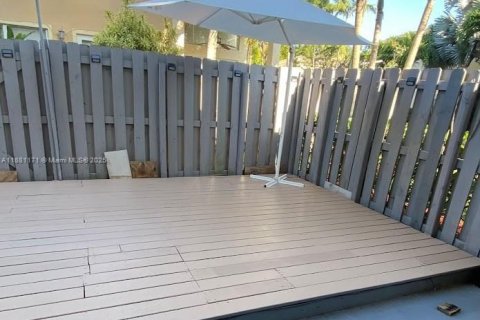 Townhouse in Doral, Florida 3 bedrooms, 211.45 sq.m. № 1924811 - photo 21