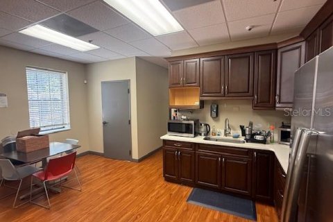 Immobilier commercial à vendre à Orlando, Floride: 623 m2 № 2132253 - photo 18