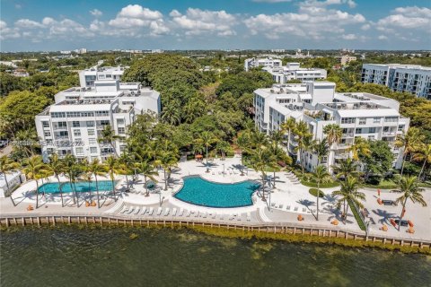 Condo in Miami, Florida, 2 bedrooms  № 2060827