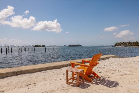 Condo in Miami, Florida, 2 bedrooms  № 2060827 - photo 24