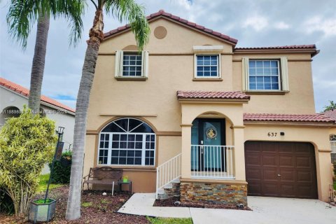 House in Pembroke Pines, Florida 3 bedrooms, 158.77 sq.m. № 1860017 - photo 1