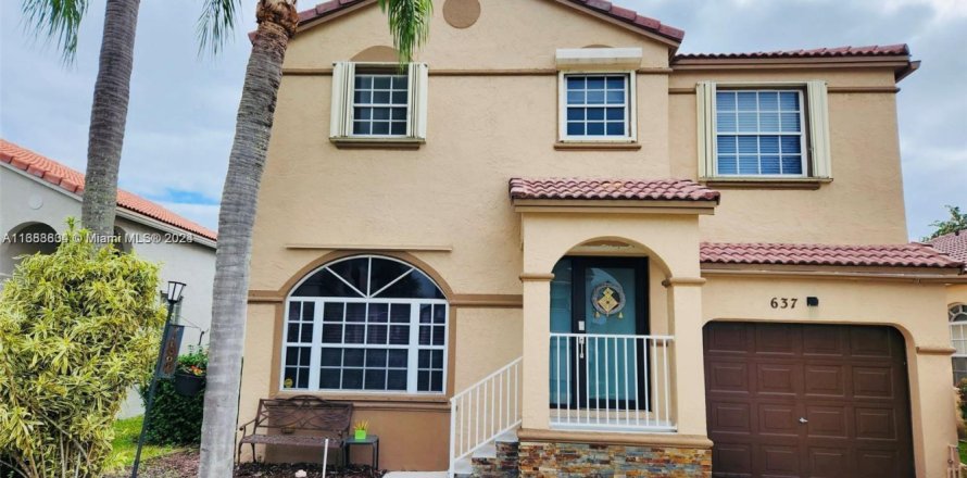 House in Pembroke Pines, Florida 3 bedrooms, 158.77 sq.m. № 1860017