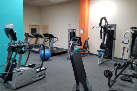 Купить кондоминиум в Санни-Айлс-Бич, Флорида 3 спальни, 222.97м2, № 1971755 - фото 1