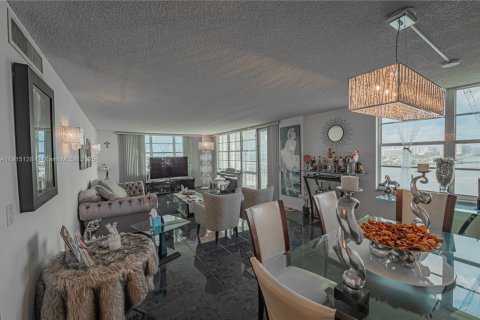 Купить кондоминиум в Санни-Айлс-Бич, Флорида 3 спальни, 222.97м2, № 1971755 - фото 22