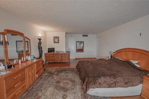 Купить кондоминиум в Санни-Айлс-Бич, Флорида 3 спальни, 222.97м2, № 1971755 - фото 4