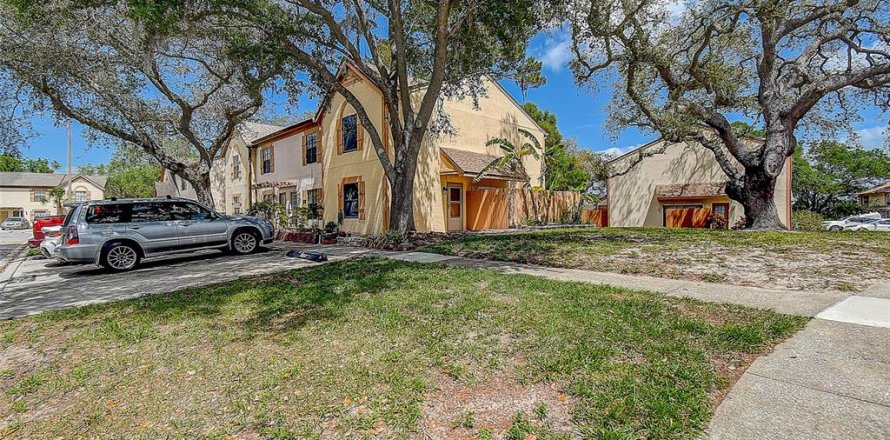 Townhouse in Clearwater, Florida 2 bedrooms, 104.05 sq.m. № 1759737