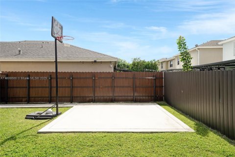 House in Homestead, Florida 4 bedrooms, 197.51 sq.m. № 1950736 - photo 10