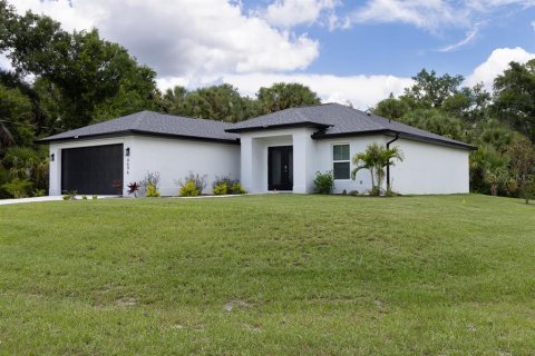 House in North Port, Florida 4 bedrooms, 144.65 sq.m. № 2345599