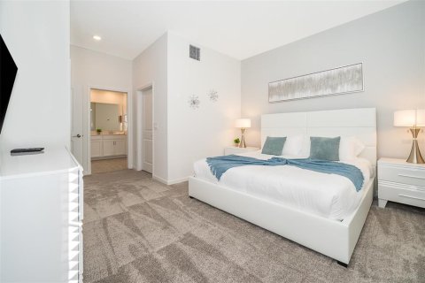 Condo in Davenport, Florida, 2 bedrooms  № 2222113 - photo 4