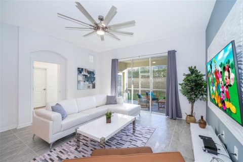 Condo in Davenport, Florida, 2 bedrooms  № 2222113 - photo 8